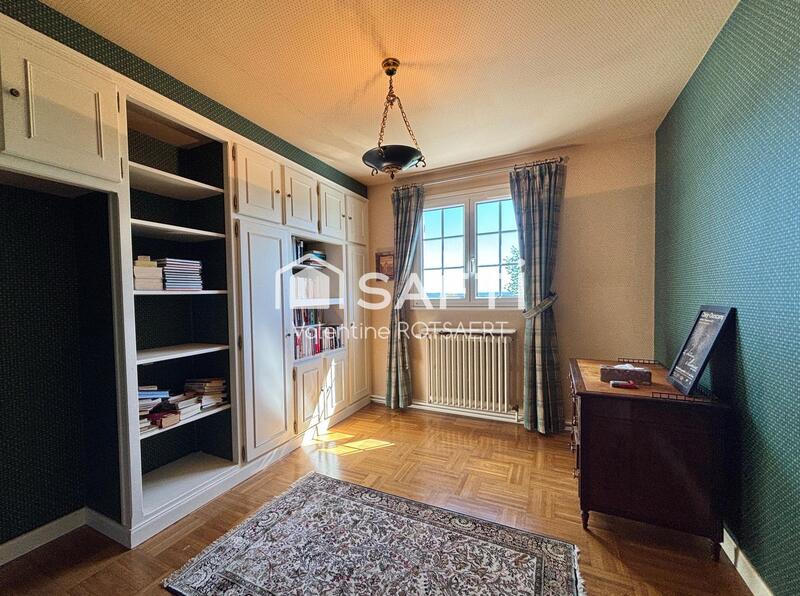 Maison - 216 m² - 9 pièces