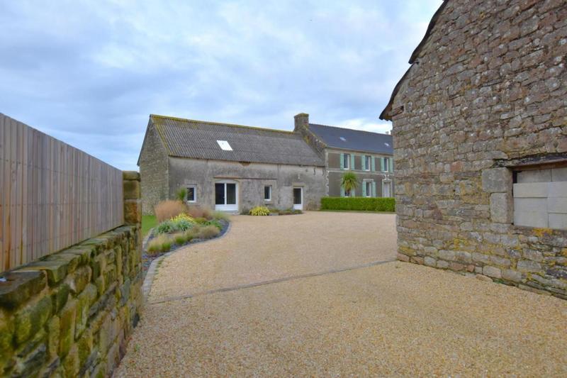 Maison - 220 m² - 6 pièces