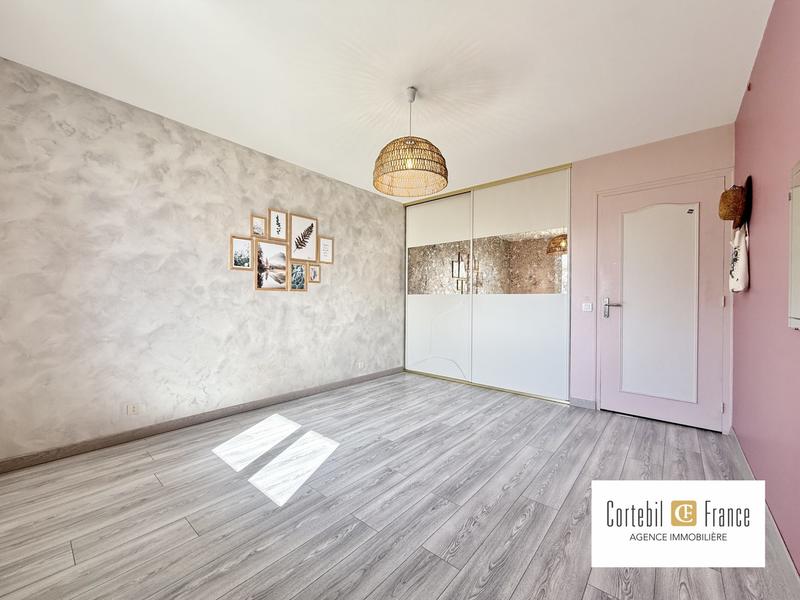 Villa - 213 m² - 5 pièces