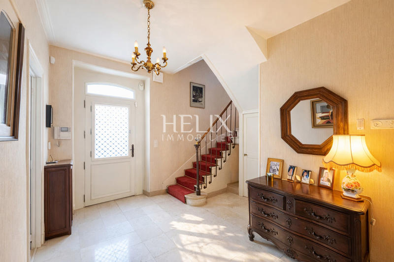 Maison - 161 m² - 6 pièces