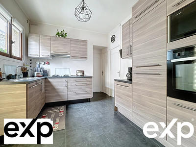 Maison - 170 m² - 8 pièces