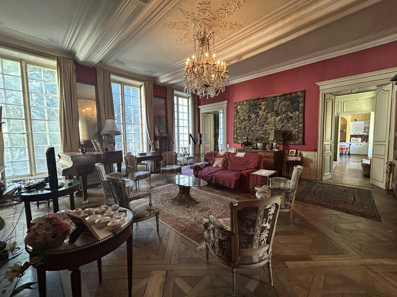 Appartement - 259 m² - 7 pièces