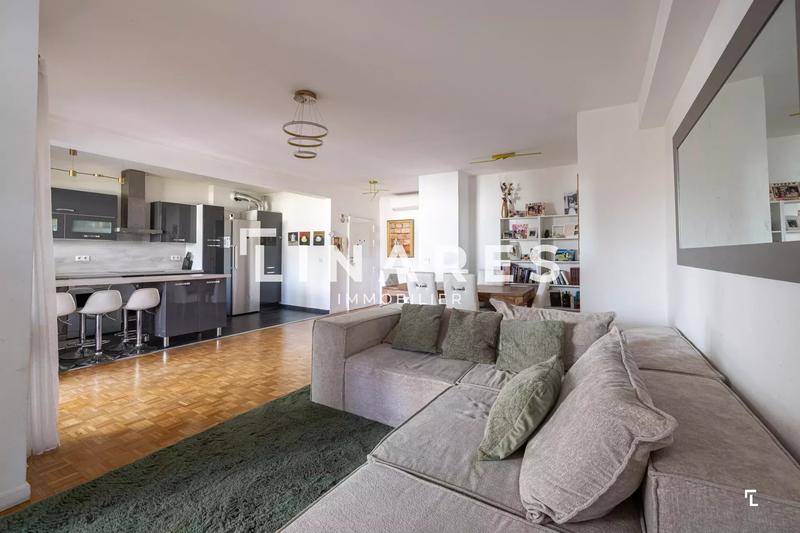 Appartement - 111 m² - 4 pièces