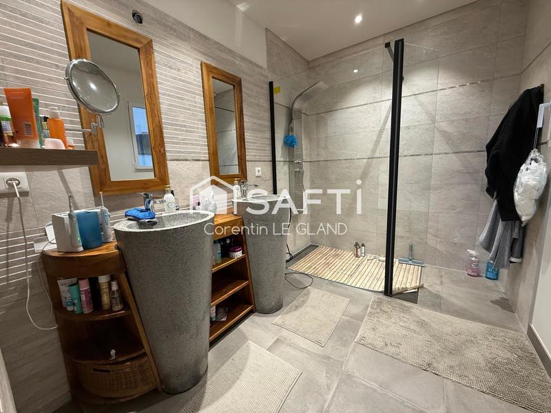 Maison - 200 m² - 7 pièces