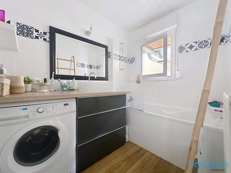 Appartement - 82 m² - 4 pièces