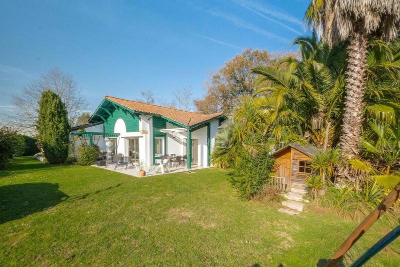 Maison - 240 m² - 6 pièces