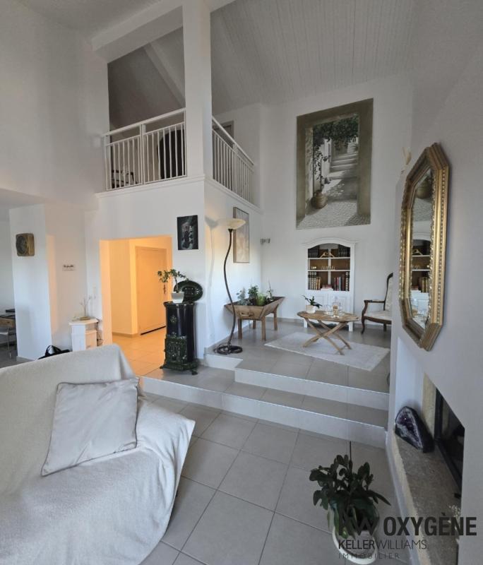 Villa - 215 m² - 12 pièces