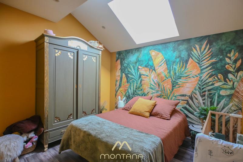 Maison - 225 m² - 7 pièces