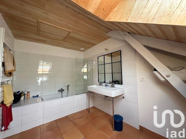 Maison - 300 m² - 9 pièces