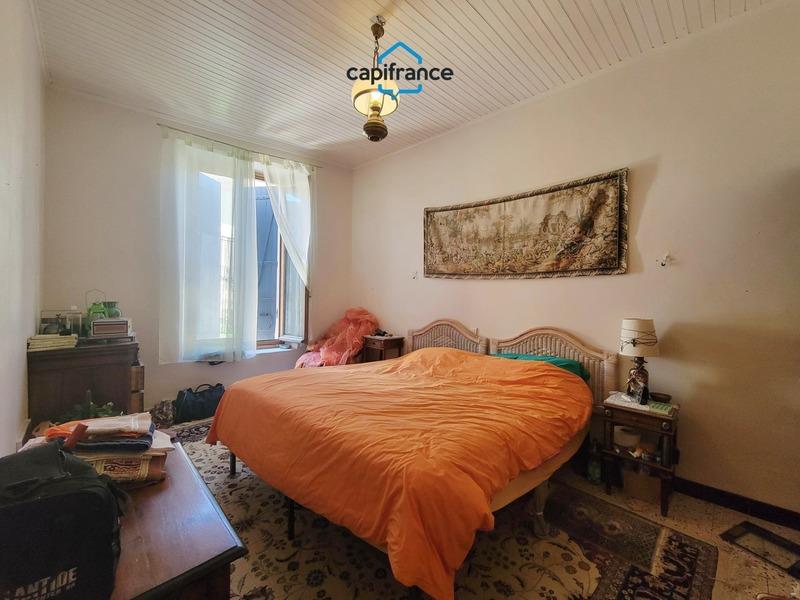 Maison traditionnelle - 252 m² - 10 pièces