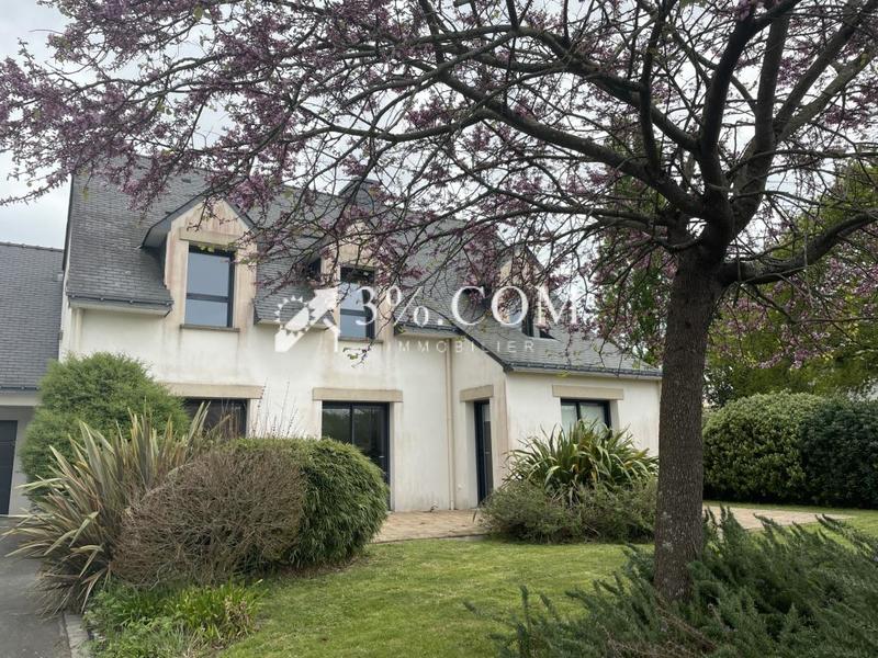 Maison - 182 m² - 8 pièces