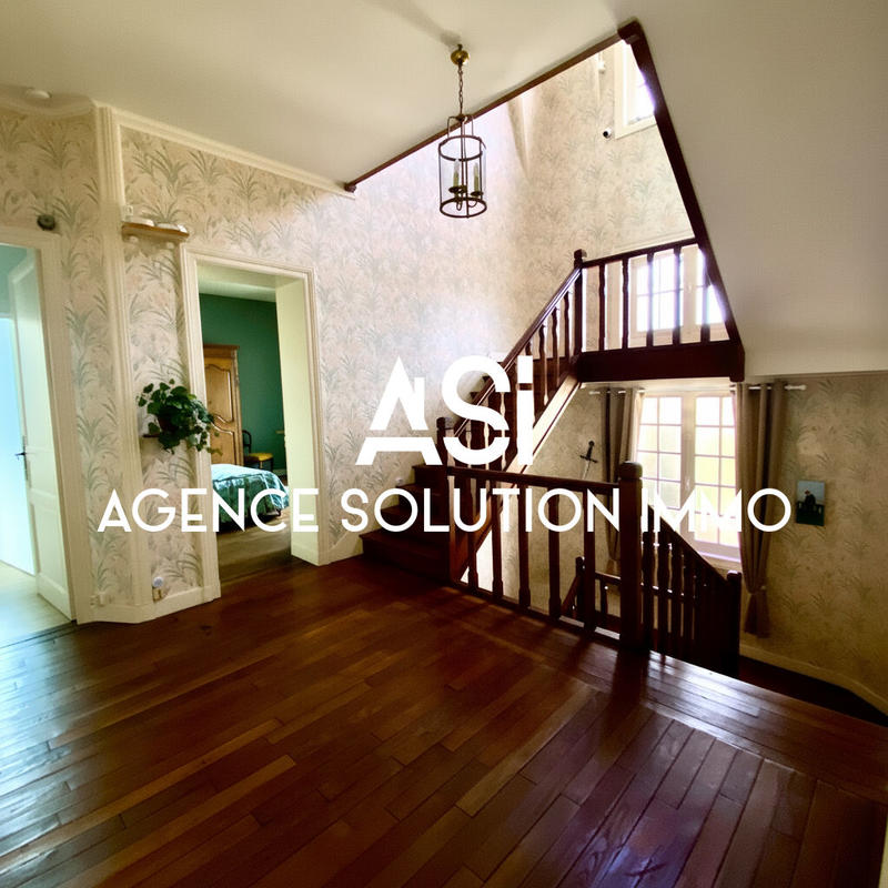 Maison - 280 m² - 12 pièces