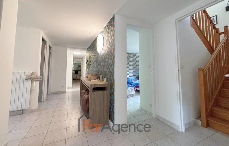 Maison - 220 m² - 8 pièces