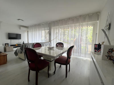 Appartement - 81 m² - 4 pièces