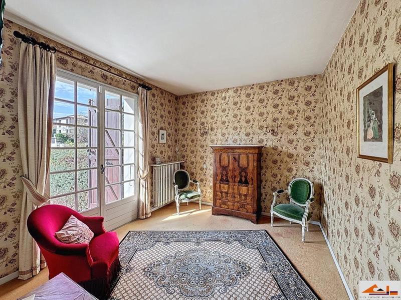 Villa - 200 m² - 7 pièces