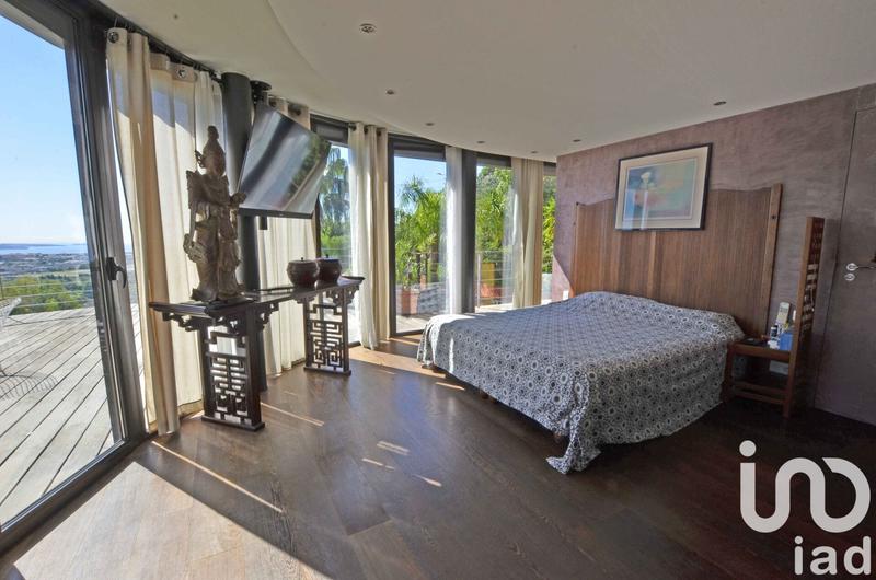 Maison de maîtres - 300 m² - 8 pièces