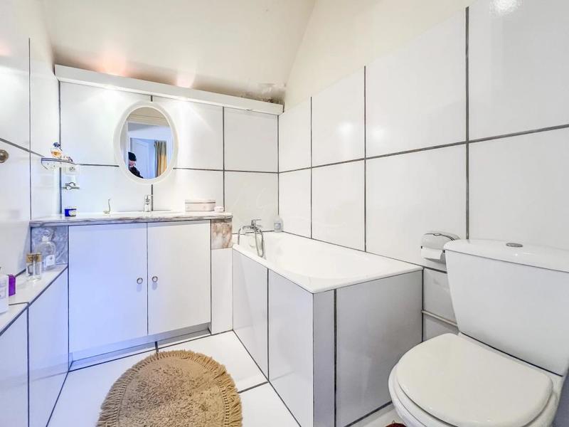 Demeure - 254 m² - 10 pièces