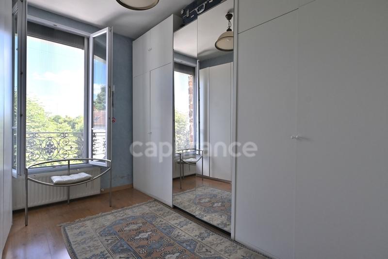 Maison - 188 m² - 7 pièces