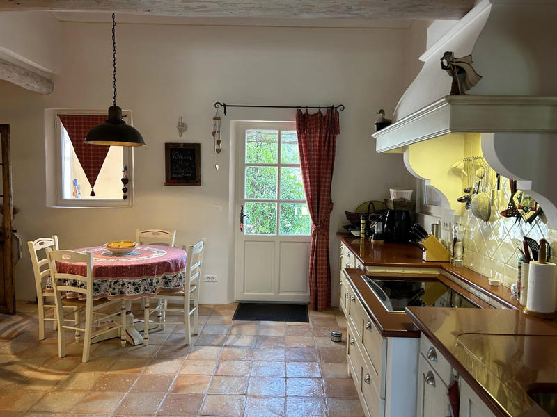 Maison - 250 m² - 6 pièces