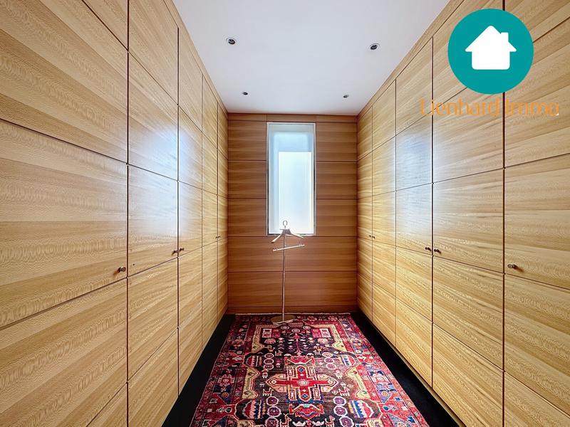 Villa - 300 m² - 7 pièces