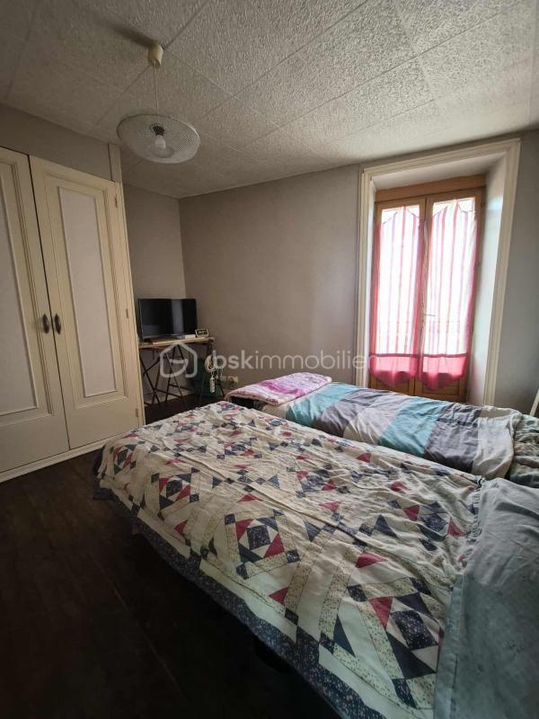 Maison de village - 231 m² - 9 pièces