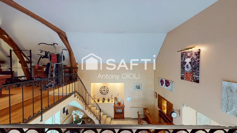 Maison - 367 m² - 16 pièces