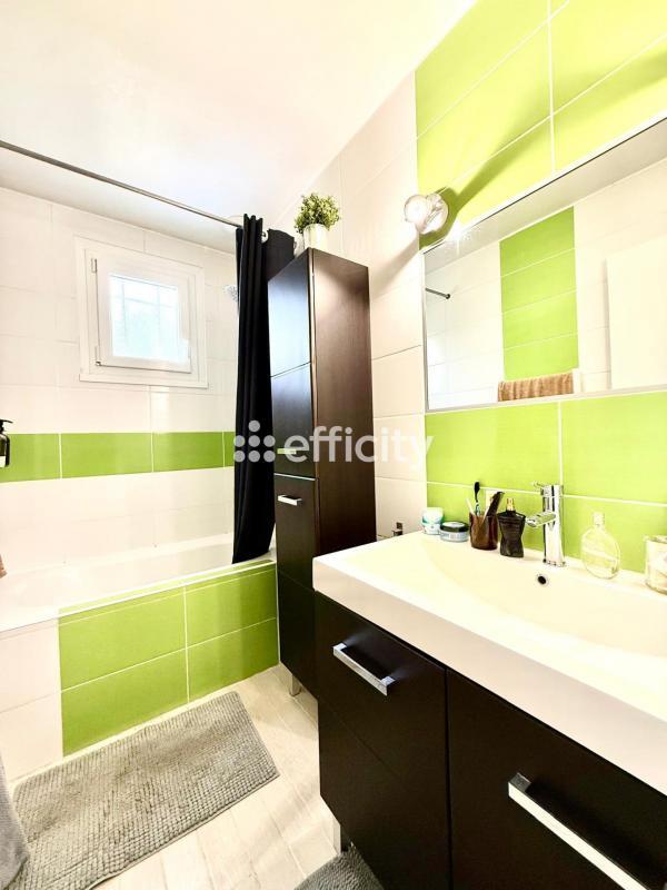 Pavillon - 100 m² - 6 pièces