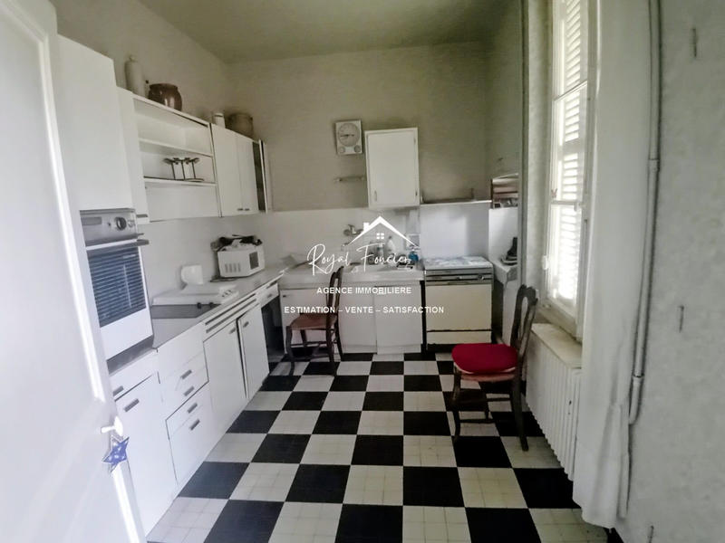 Maison - 194 m² - 8 pièces