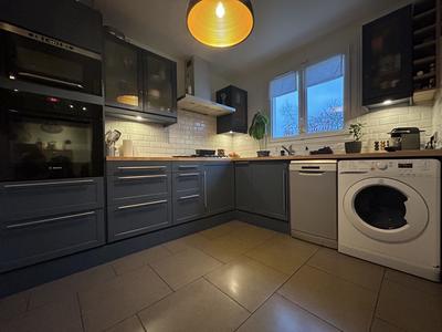 Maison - 86 m² - 5 pièces