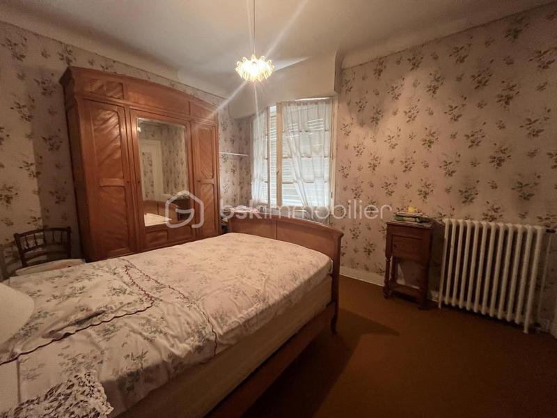 Propriété - 207 m² - 8 pièces