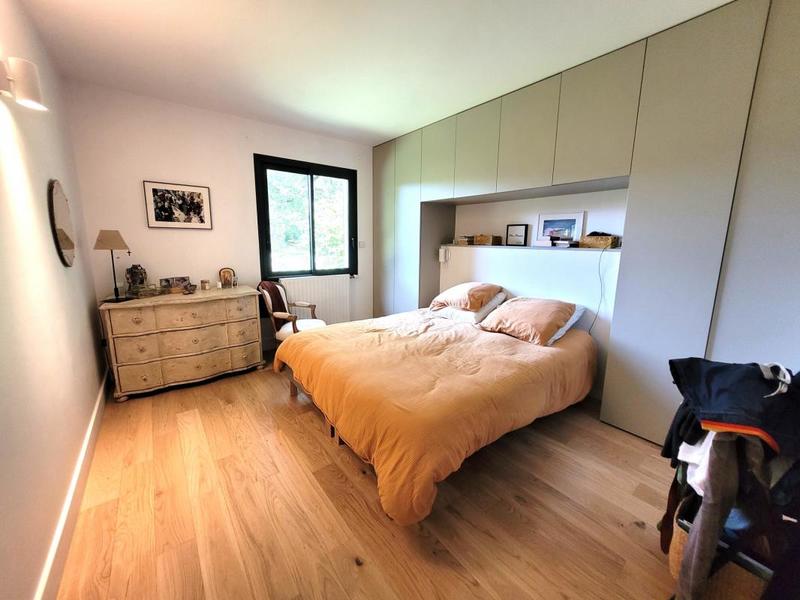 Maison - 250 m² - 11 pièces