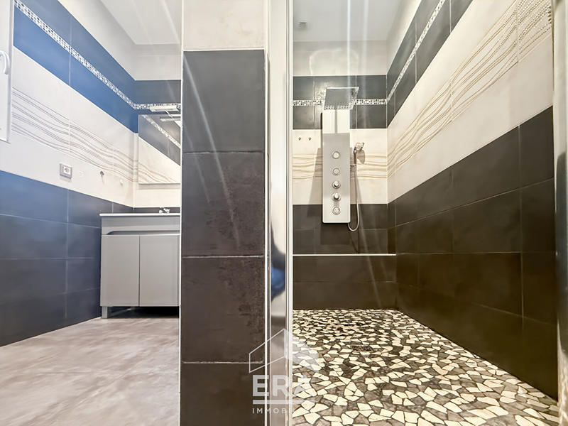 Maison - 174 m² - 7 pièces