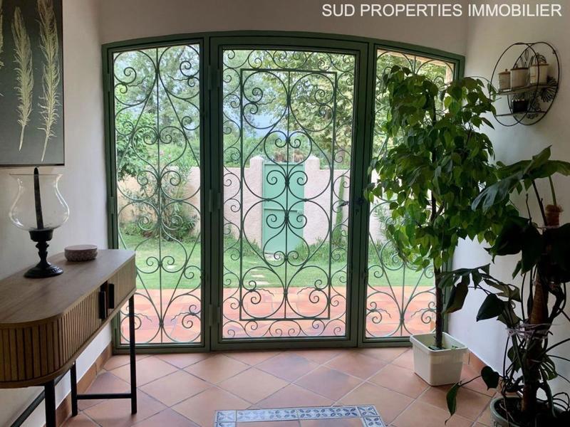 Propriété - 297 m² - 7 pièces