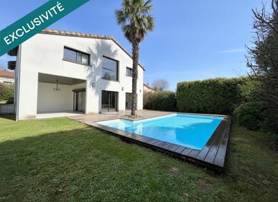 Maison - 193 m² - 7 pièces