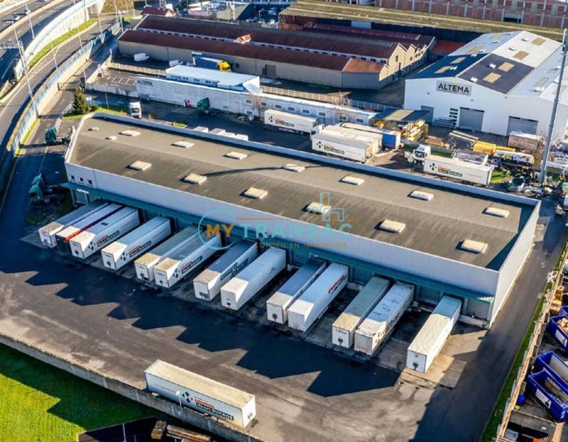 Local d'activité / Entrepôt - 2 420 m²