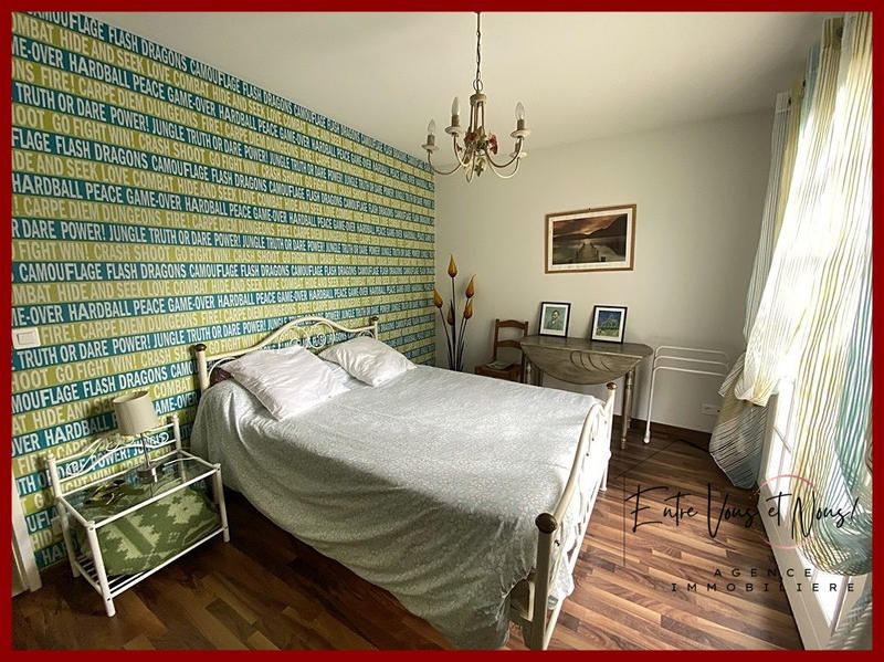 Maison - 180 m² - 7 pièces