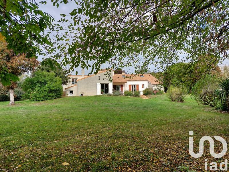 Maison de maîtres - 336 m² - 12 pièces