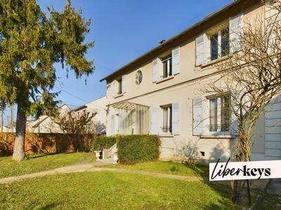 Maison - 280 m² - 7 pièces