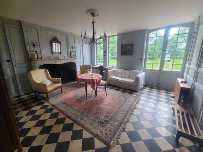 Propriété - 321 m² - 9 pièces