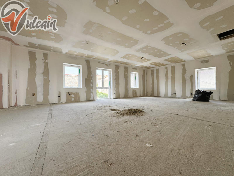 Maison - 240 m² - 5 pièces