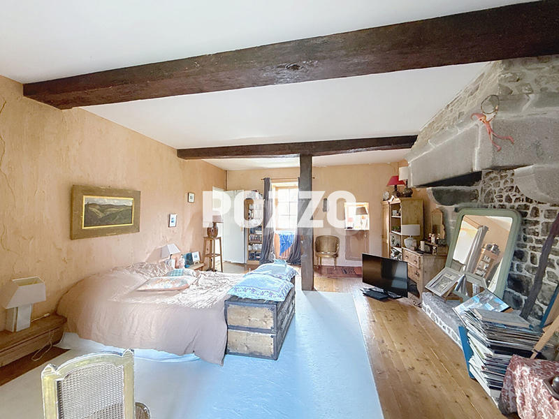 Maison - 210 m² - 8 pièces