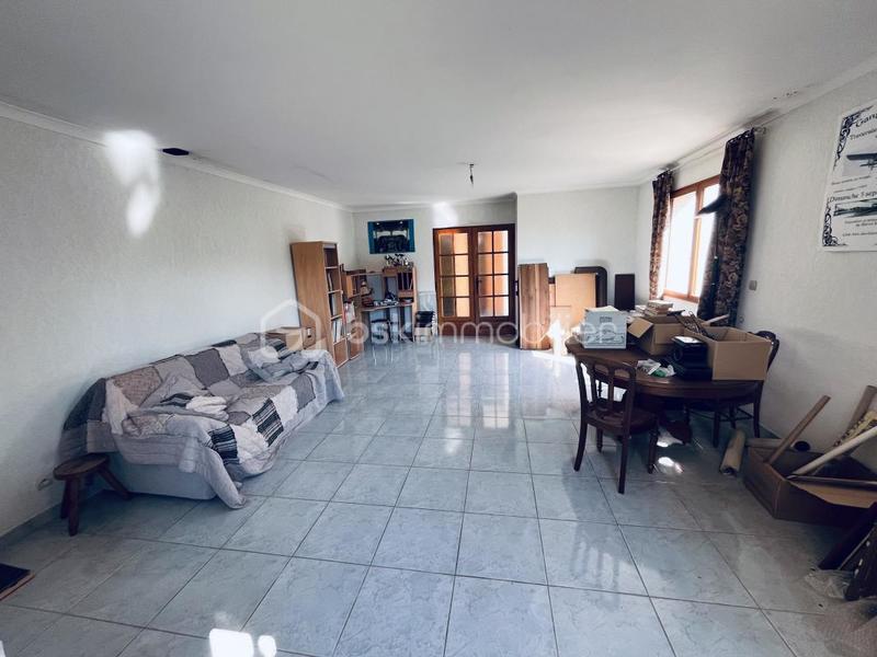 Maison - 216 m² - 8 pièces