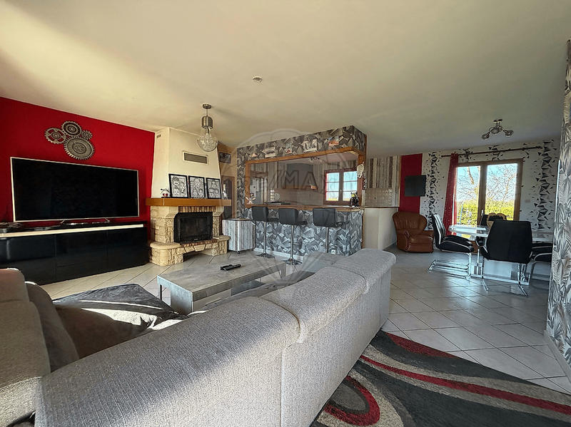 Maison - 93 m² - 5 pièces