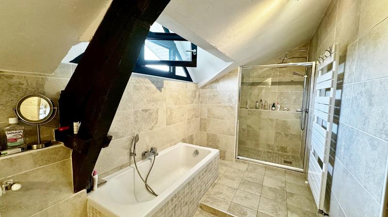 Maison - 193 m² - 6 pièces