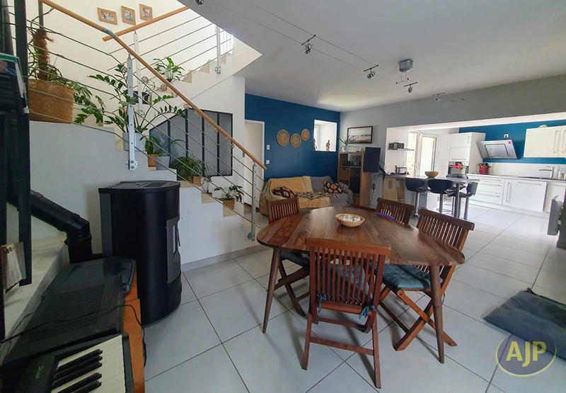 Maison - 85 m² - 4 pièces