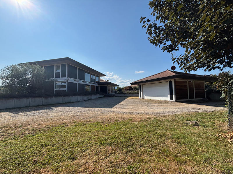 Maison - 230 m² - 5 pièces