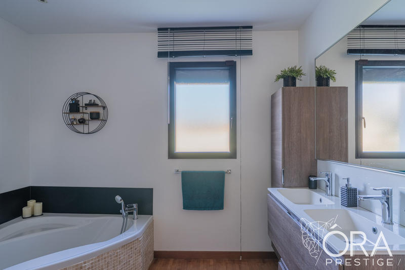 Villa - 179 m² - 6 pièces