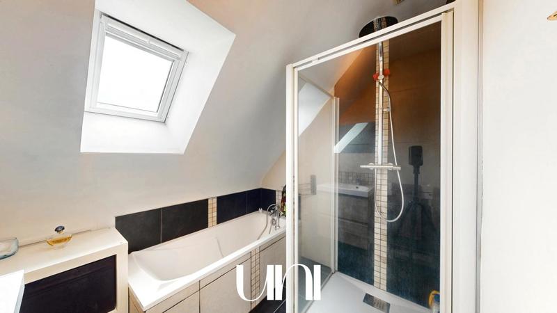 Maison - 95 m² - 5 pièces