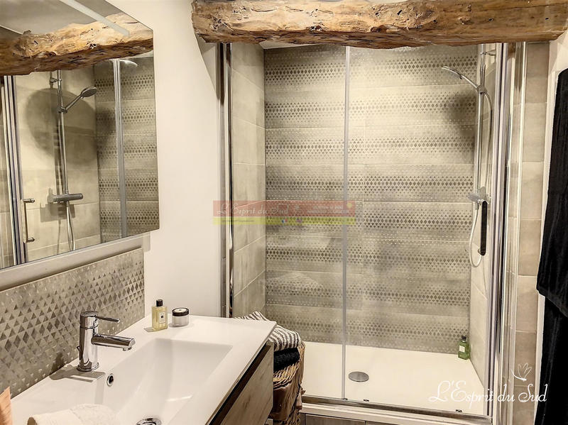 Maison traditionnelle - 216 m² - 8 pièces