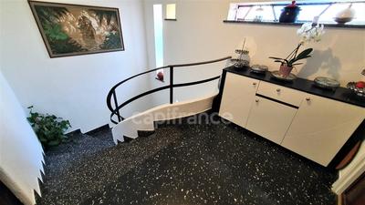 Maison - 187 m² - 9 pièces